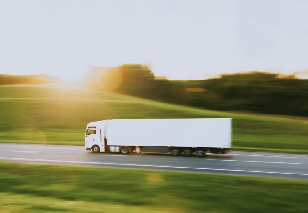 Strategisch je vrachtwagen afstoten in een snel veranderende markt: Waarom het moment van uitstappen net zo belangrijk is als instappen featured image
