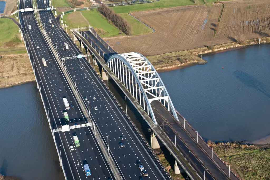 Burgemeester grapt: A2 3 maanden dicht na vondst wietplantage in Jan Blankenbrug featured image