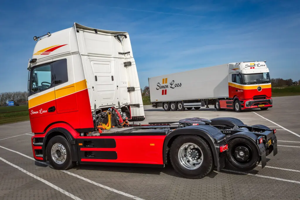 Primeur: Simon Loos als eerste met eActros 600 met naloopas featured image