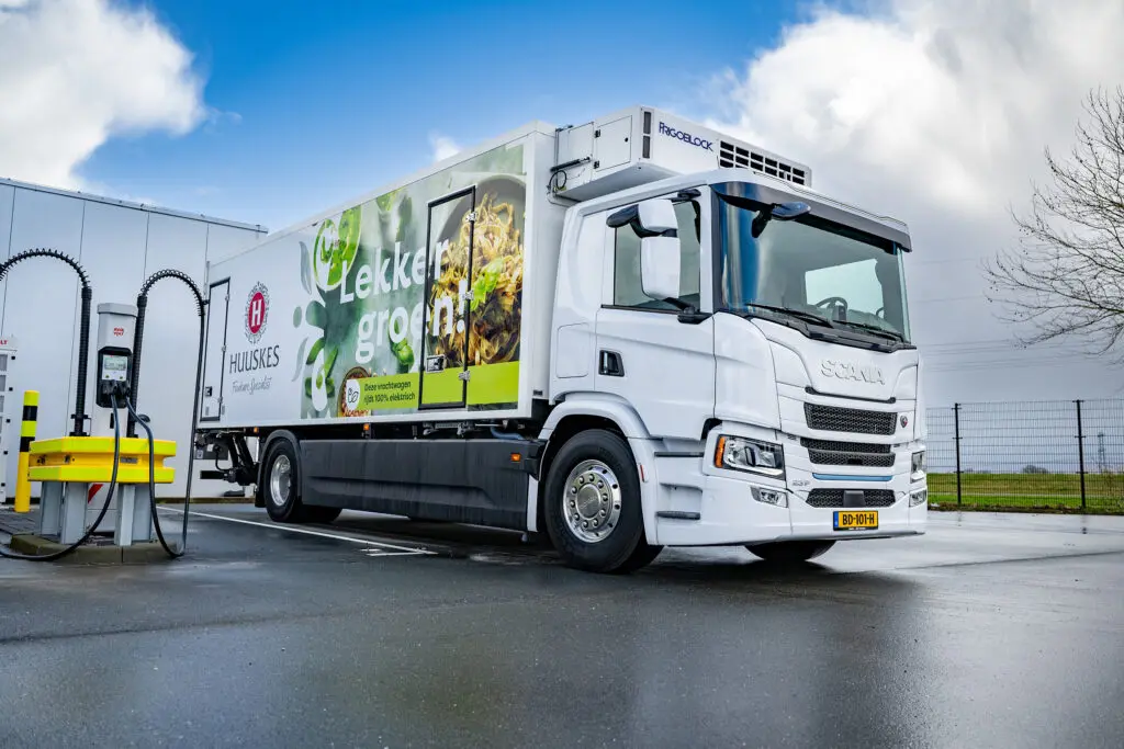 Huuskes aan de slag met twee elektrische Scania 23P bakwagens featured image