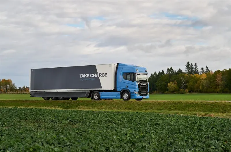 Scania legt accupakket onder cabine en introduceert megawattladen featured image