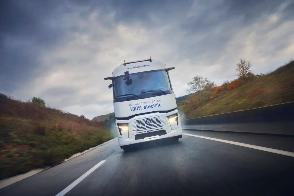 Renault Trucks presenteert nieuwe E-Tech T 780 en vernieuwt E-Tech T585 featured image