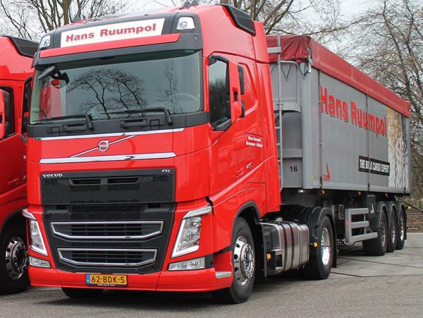 Nieuwe Volvo’s FH voor Ruumpol featured image