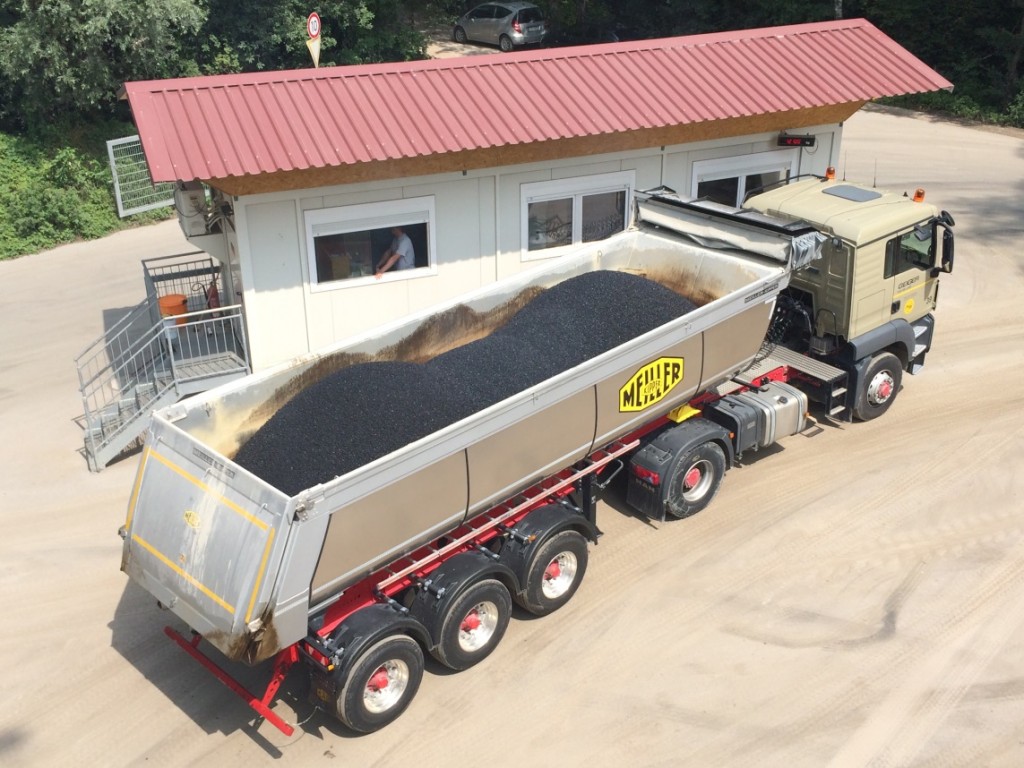 PB_Meiller%20primeur%203-assige%20geisoleerde%20asfaltkipper_NL__Afb_%202