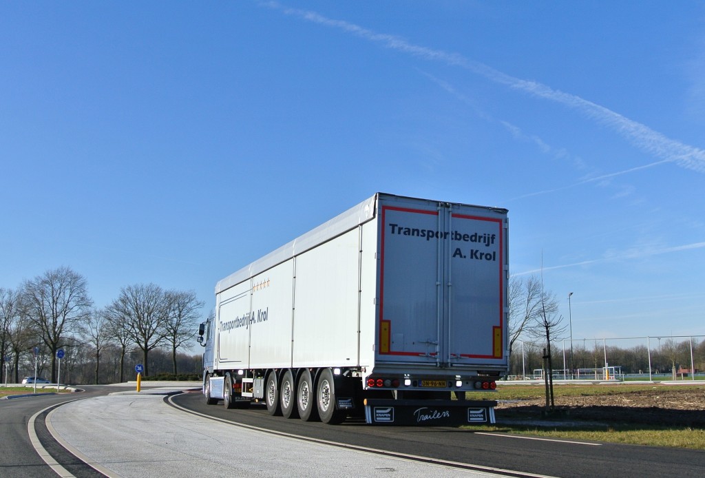 VIDEO – Trailned levert eerste 4-assige Knapen schuifvloertrailer featured image