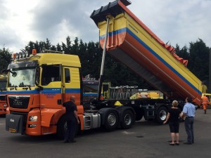 Foto3PB_De Jong Zuurmond breidt wagenpark uit met bijzondere Meiller kippers