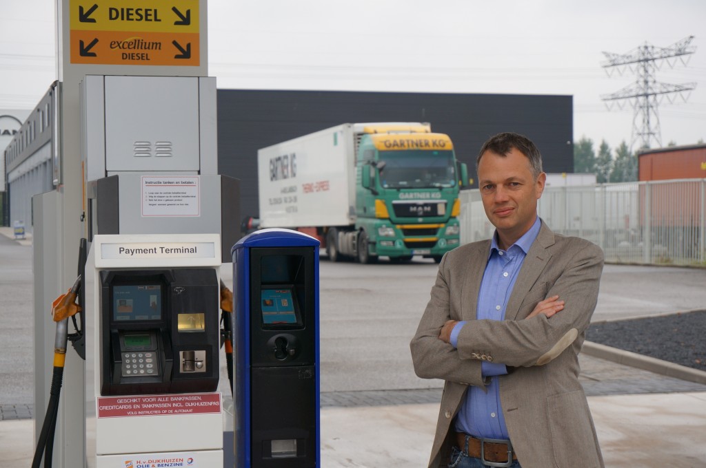 Deezzl.com wil transparantie bieden in de kosten van tankcards. “Want wij komen nog altijd transportbedrijven tegen die daar die veel kritischer zouden moeten zijn”, zegt Jelger Gustafsson van Deezzl.com
