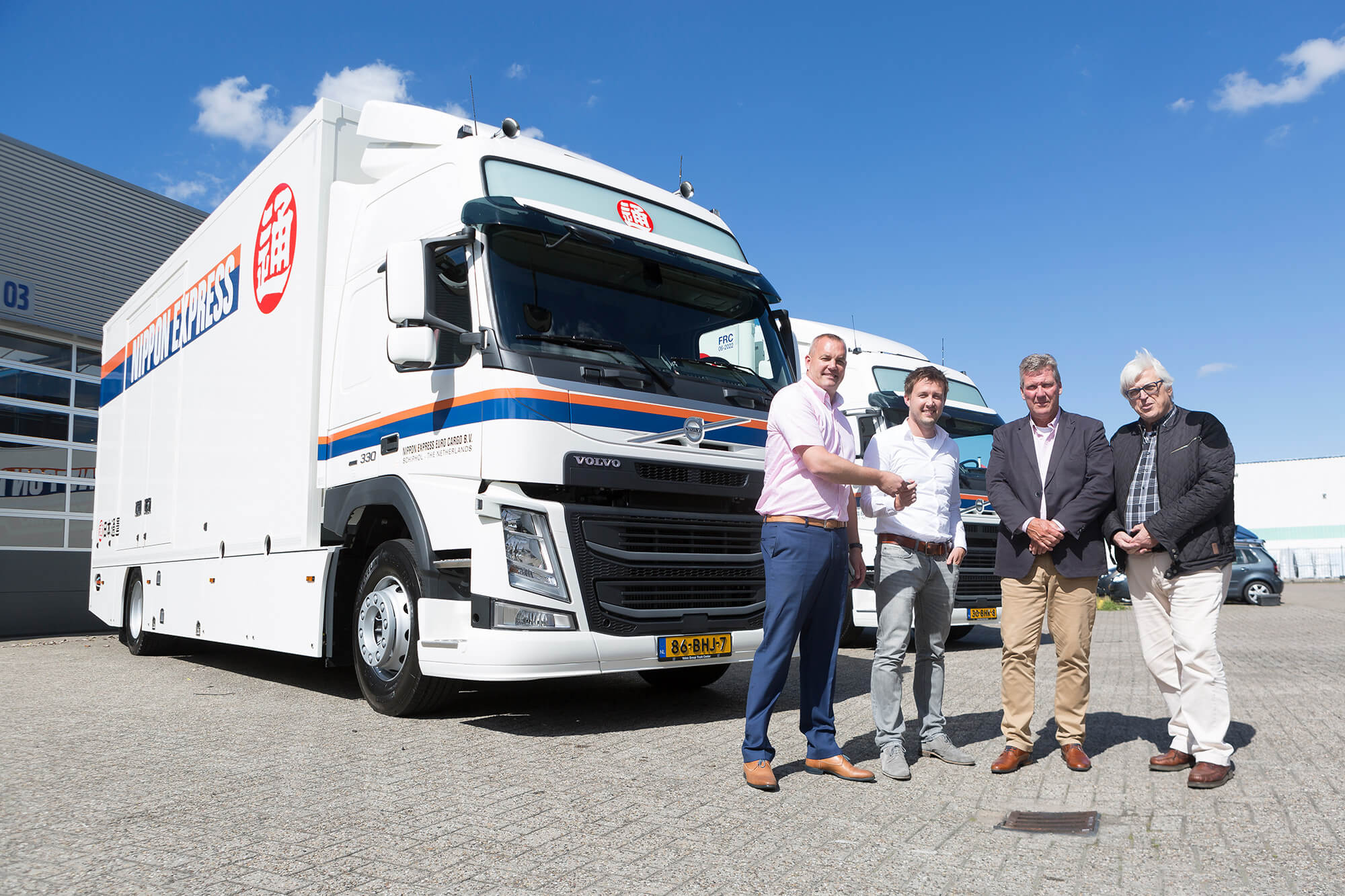 Volvo Group Truck Center completeert vloot