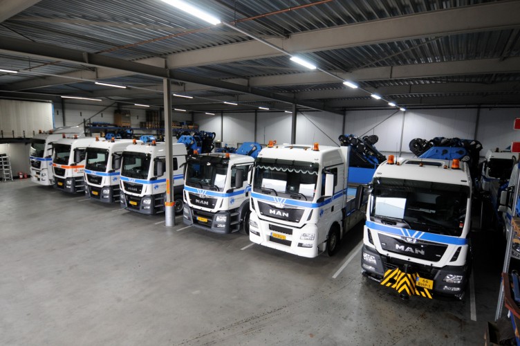 Foto’s: Nieuwe MAN’s met autolaadkraan voor Balvert featured image