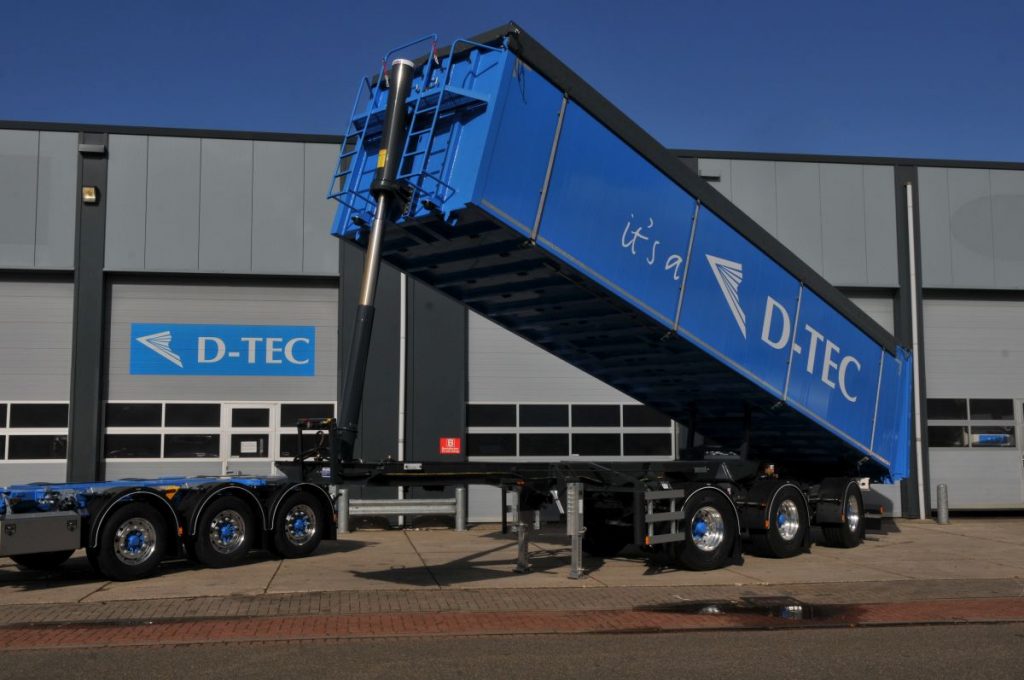 Flexliner gestuurde kipper debuteert bij D-TEC featured image