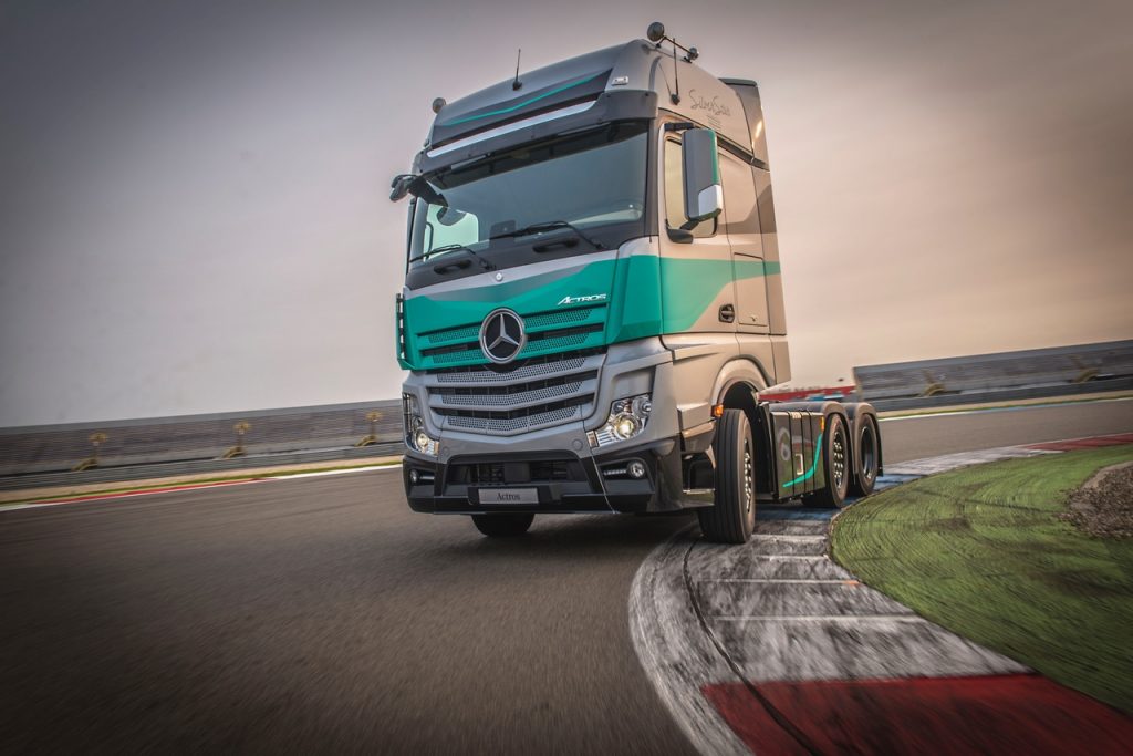 Foto’s: Mercedes-Benz Actros SilverStar Edition debuteert op MobiliteitsRAI featured image