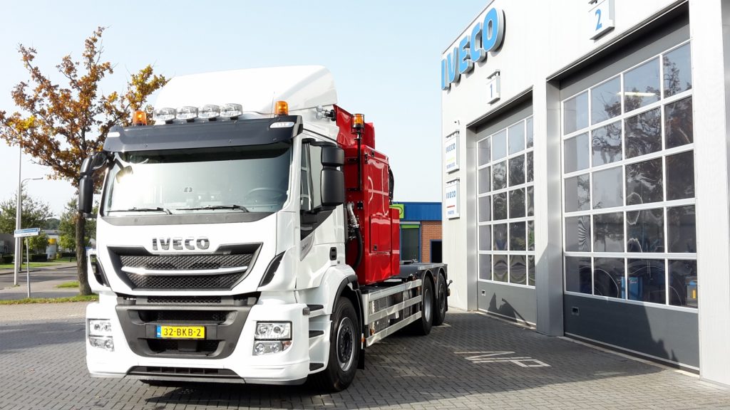 Iveco Stralis met zijlader voor Weststellingwerf featured image
