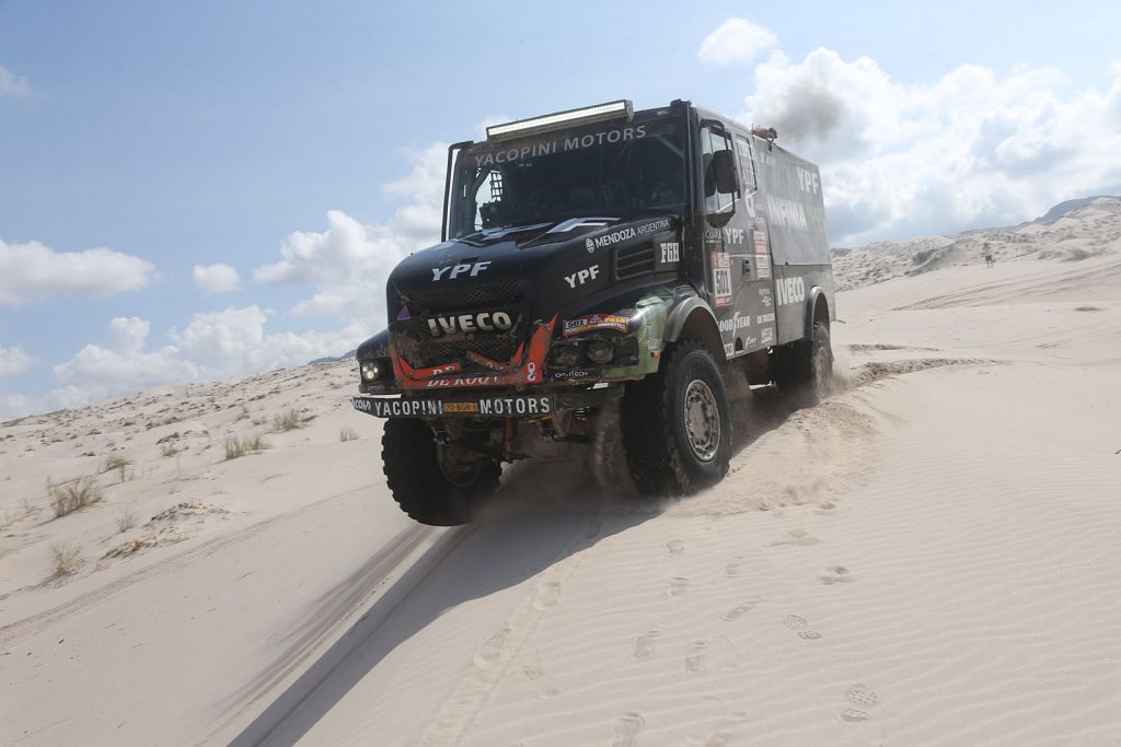 Villagra pakt leiding in koninginnenrit Dakar featured image