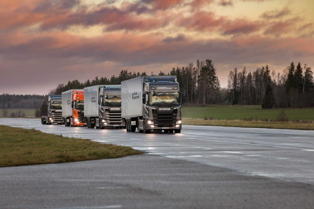 VIDEO – Scania demonstreert interruptie en noodstop in platooning featured image
