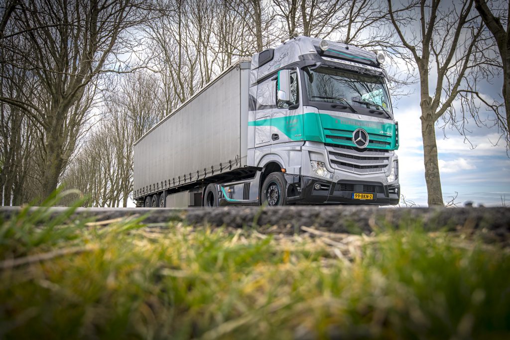Nico Kramer onderweg met Mercedes-Benz Actros SilverStar featured image
