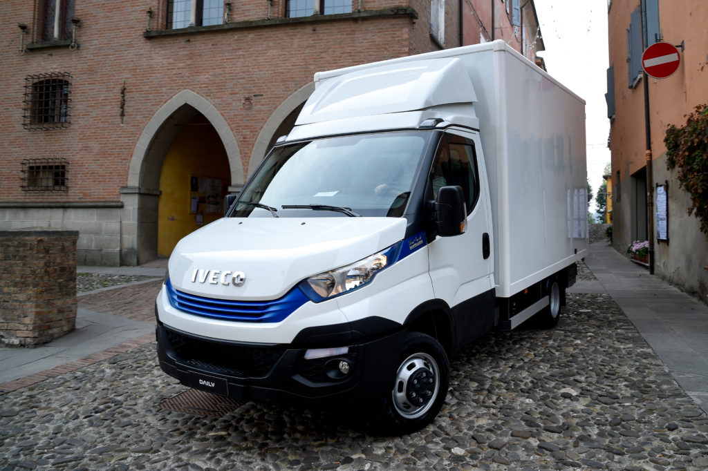 Vrijstelling C-rijbewijs voor elektrische 4,2 tonners pas in maart 2019 featured image