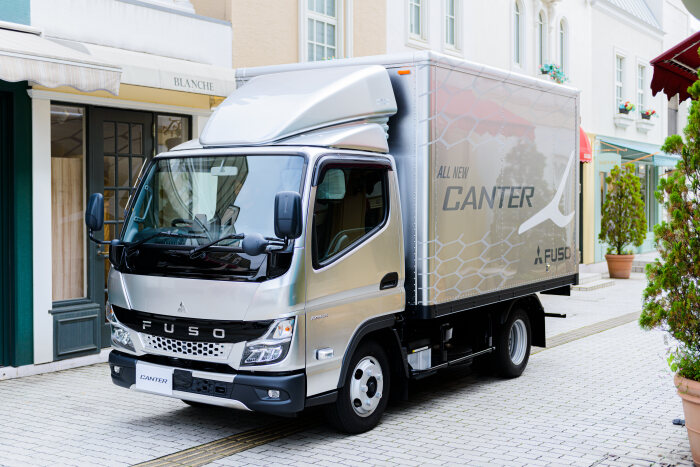 Nieuwe Fuso Canter debuteert in Japan featured image