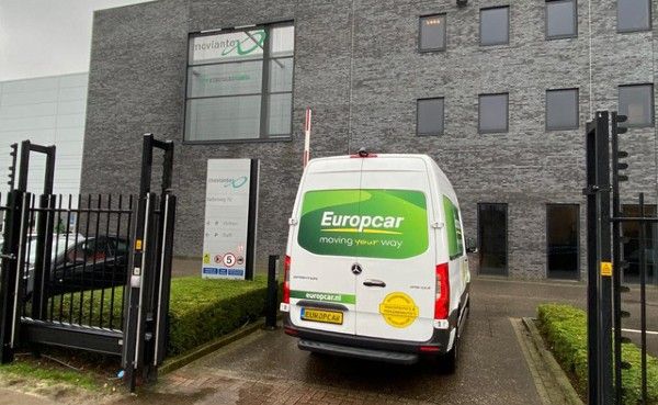 Worden die vaccins nou echt met huurbusjes vervoerd? featured image