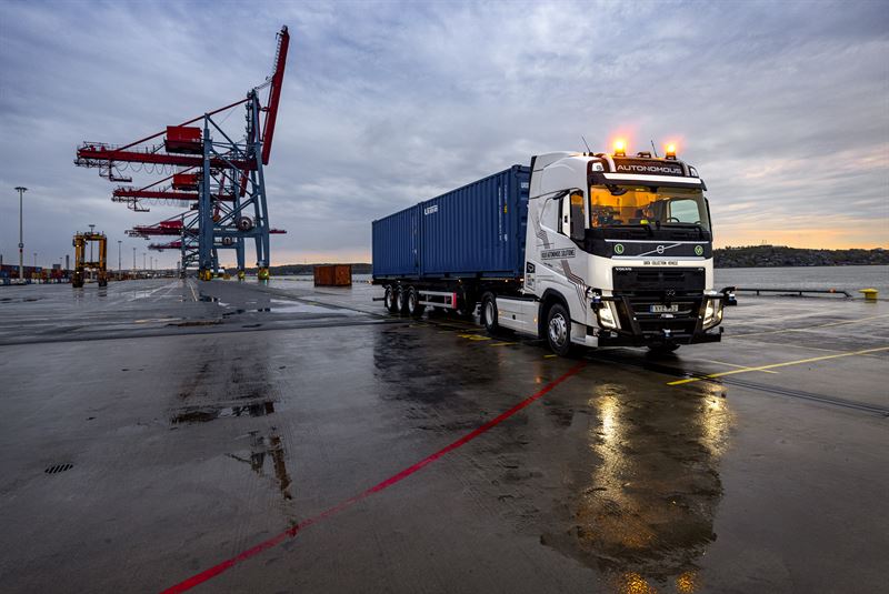 Volvo rijdt autonoom door haven Gotenburg featured image