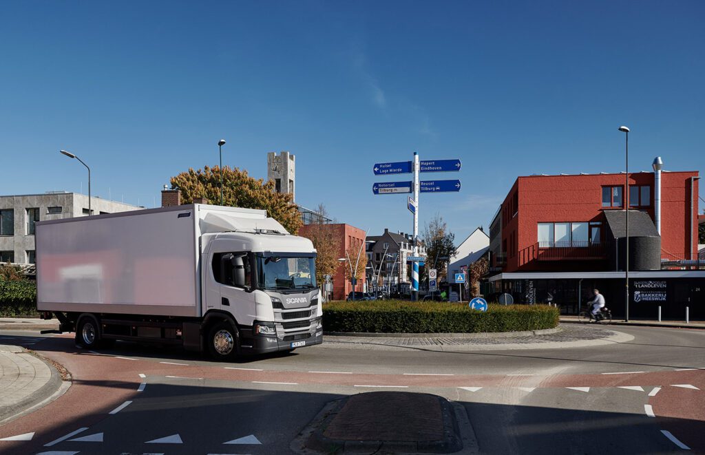 VIDEO – ‘(Plug-in) hybride truck prima op zijn plek in ZE-zone’ featured image