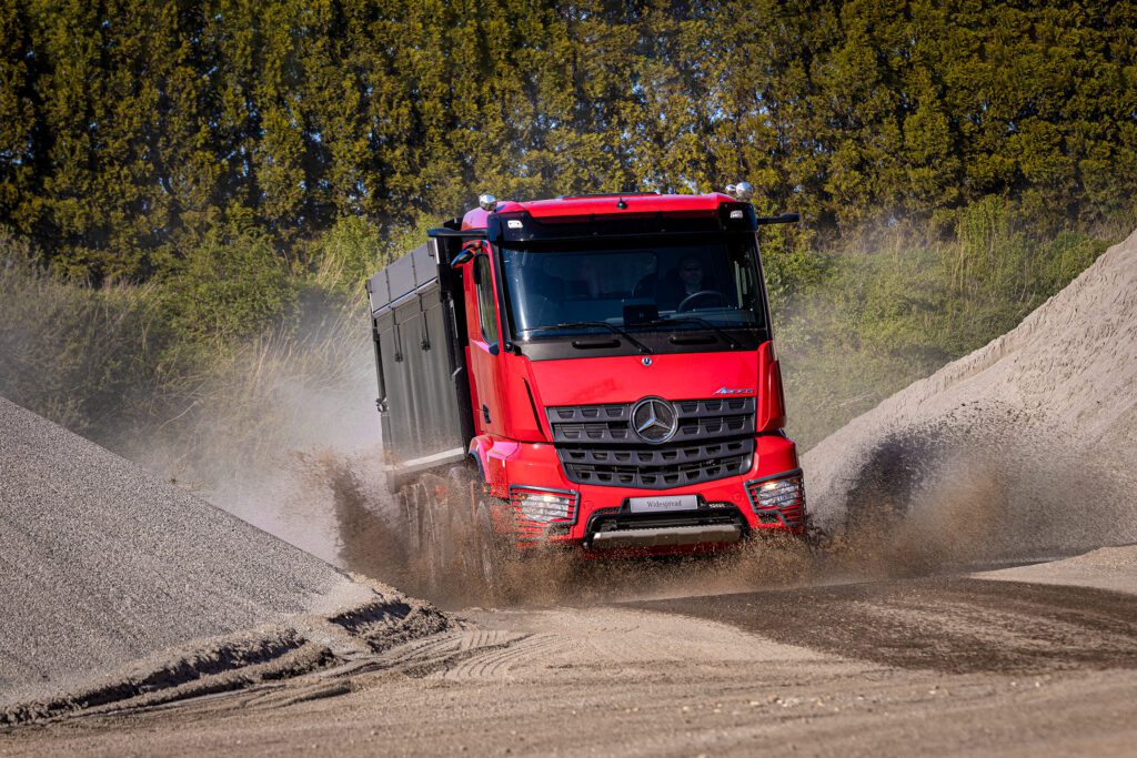 Foto’s: Mercedes-Benz levert speciaal voor NL de Arocs Widespread featured image