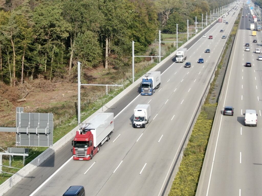 DSV legt trucks aan de bovenleiding featured image