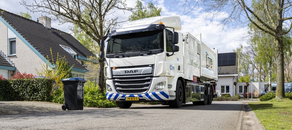 Eerste 7 van 14 elektrische DAF’s voor Cure Afvalbeheer featured image