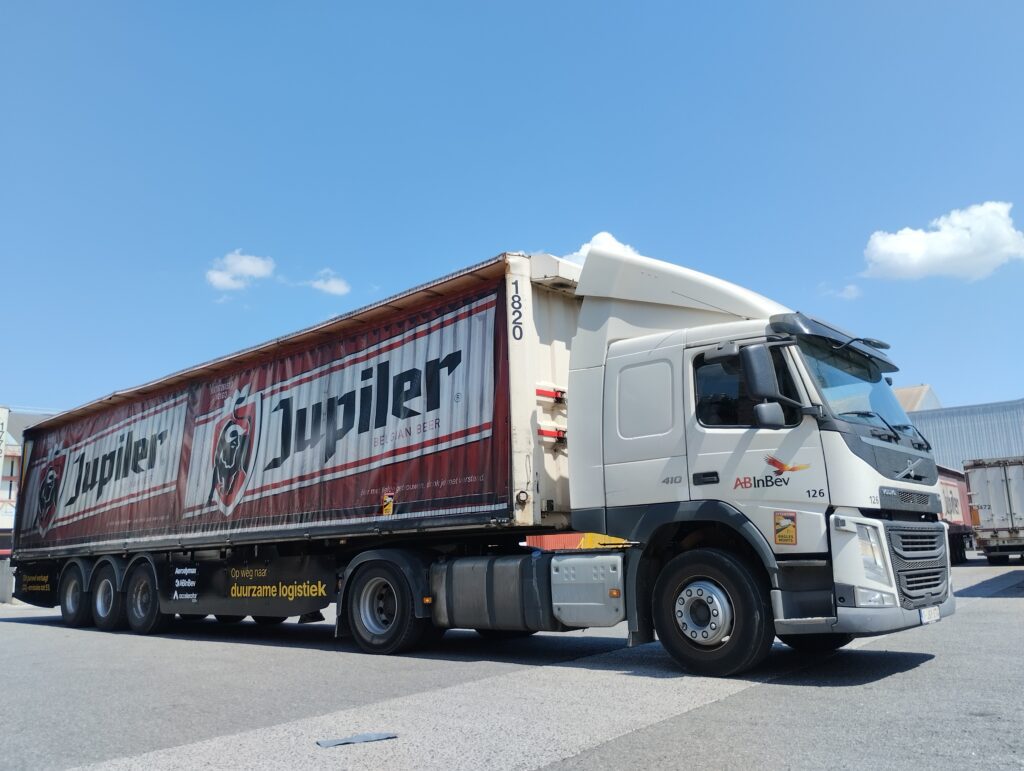 AB InBev monteert aero-zijschermen op Belgische trucks featured image