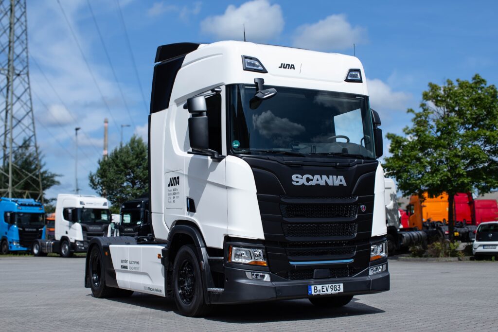 Juna breidt vloot uit met 30 elektrische Scania’s featured image