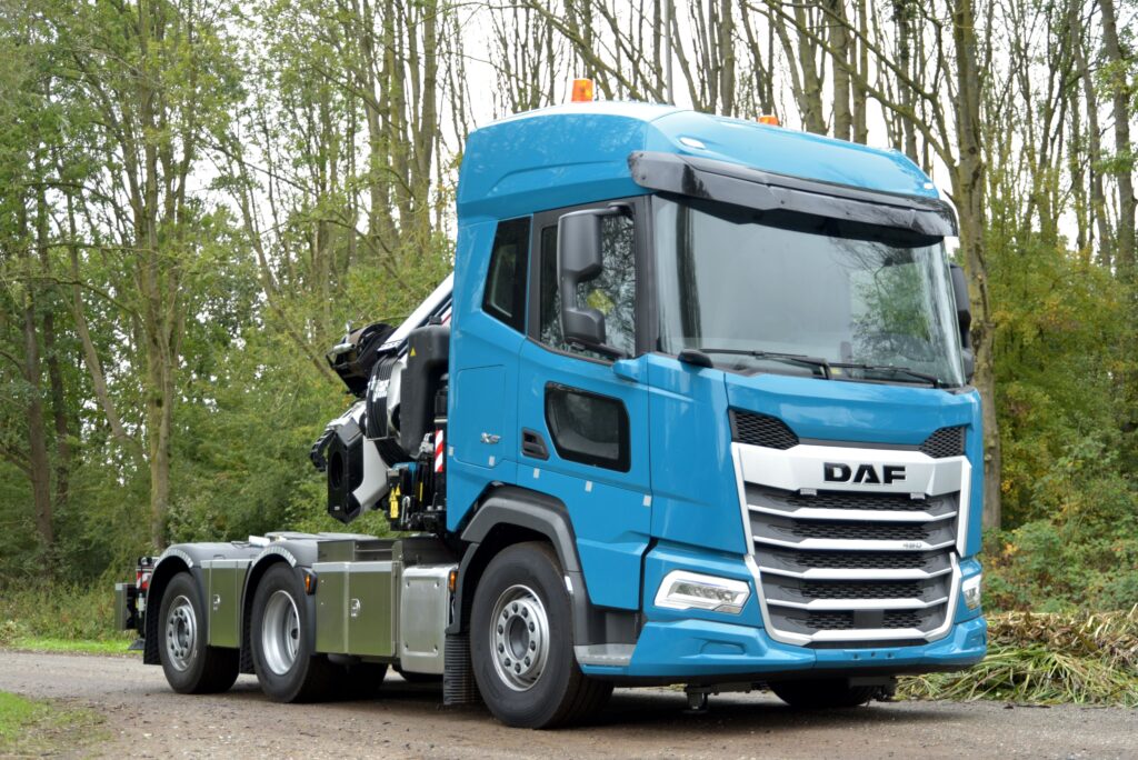 Lammers Transport onderweg met DAF XF trekker met Fassi autolaadkraan featured image