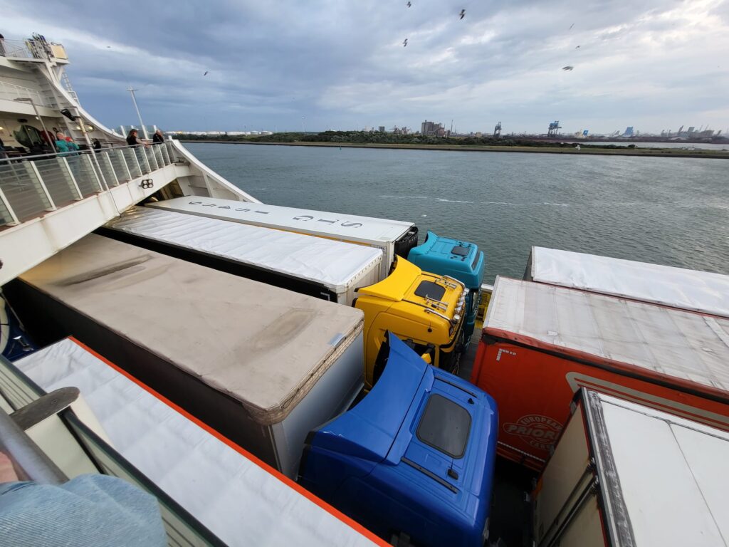 Ook EU-vrachtwagenchauffeurs hebben nu ETA nodig voor reis naar Groot-Brittannië featured image