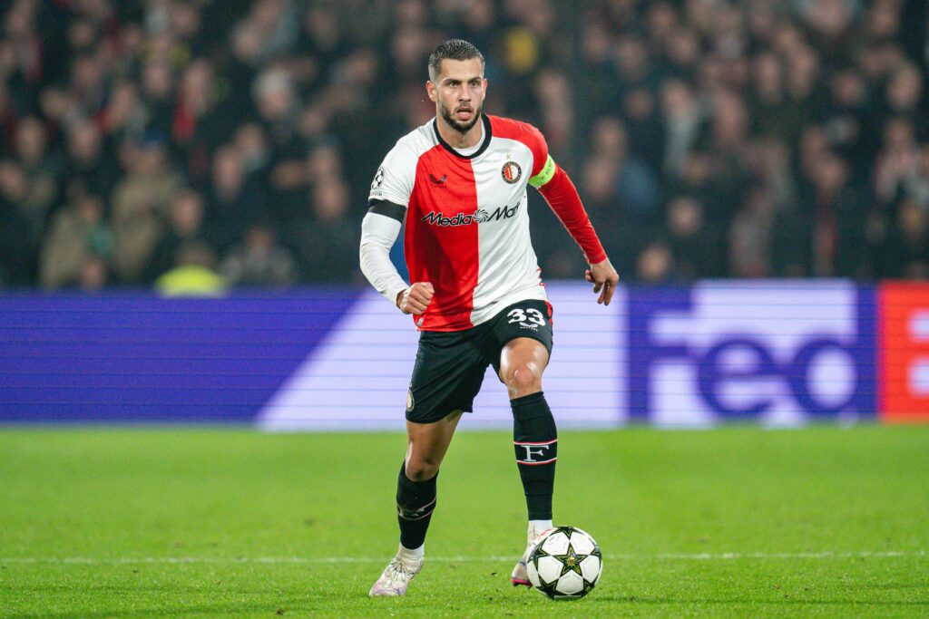 Teamkleding plus merchandising Feyenoord en Max Verstappen voortaan vervoerd door GXO Logistics featured image