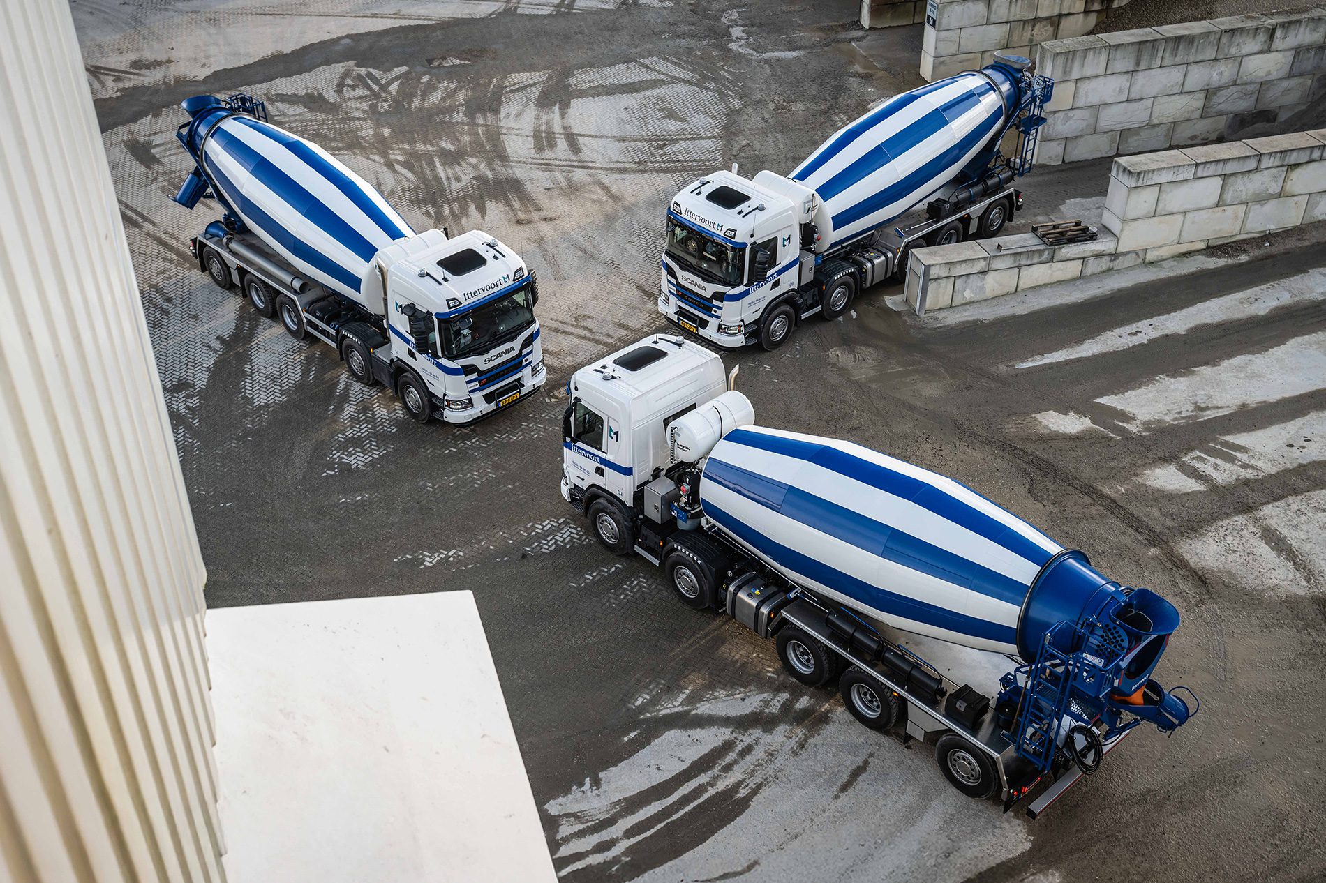 Drie Scania Wide Spread triple voor Ittervoort Betoncentrale